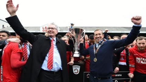 Fa Vase And Fa Trophy Final Leyton Orient Eye Double As Fylde