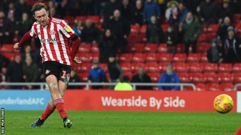 Aiden McGeady equalises for Sunderland against Accrington