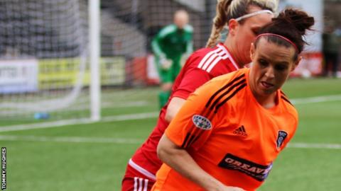 Julie Fleeting of Glasgow City