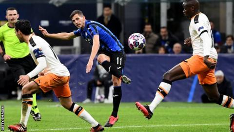 Atalanta 4 1 Valencia Hans Hateboer Scores Twice As Serie A Side