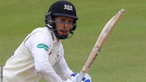 Chris Dent in action for Gloucestershire