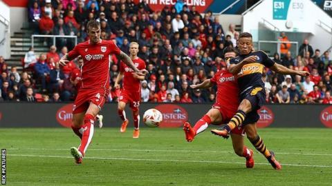 Dwight Gayle scores for Newcastle