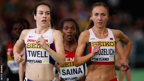 Stephanie Twell (left)