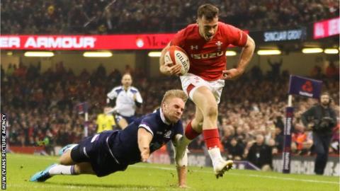 Gareth Davies scoring against Scotland