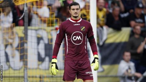 Manchester City recall goalkeeper Aro Muric after Claudio Bravo injury