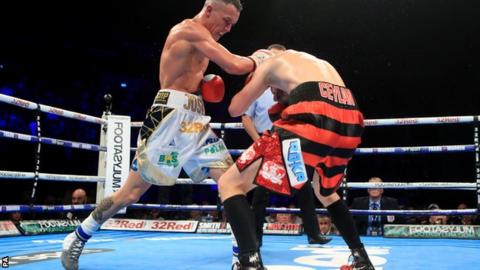 Josh Warrington (left) and Dennis Ceylan
