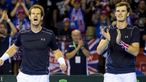 Andy Murray (left) and Jamie Murray