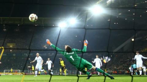 Michy Batshuayi scores for Borussia Dortmund