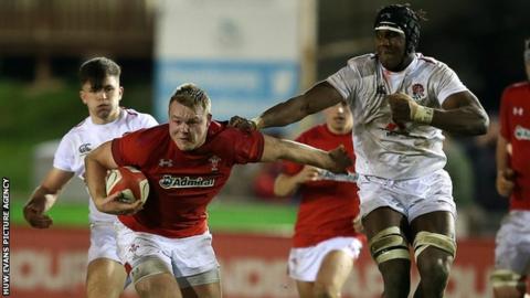 Wales' Dewi Lake gets past Joel Kpoku