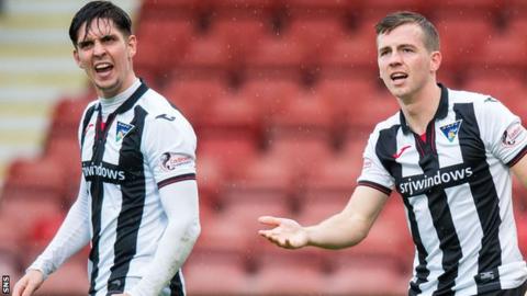 Jackson Longridge (left) and Louis Longridge in action for Dunfermline
