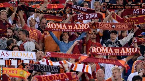 Roma fans