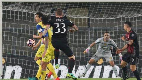 Juraj Kucka scores for AC Milan