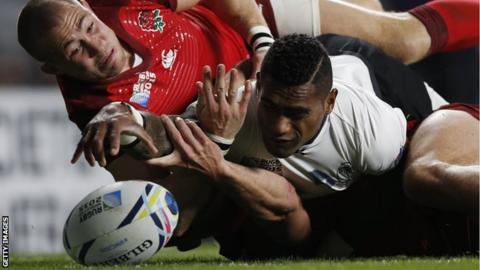 Nikola Matawalu drops ball over the try line