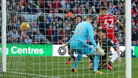 Marcus Tavernier scores