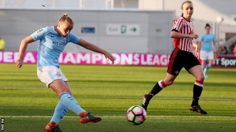 Georgia Stanway shoots for Man City Women