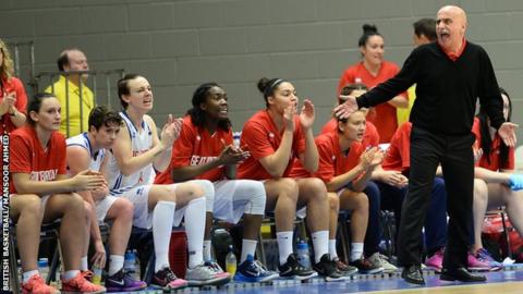 Coach Chem Buceta and the GB bench