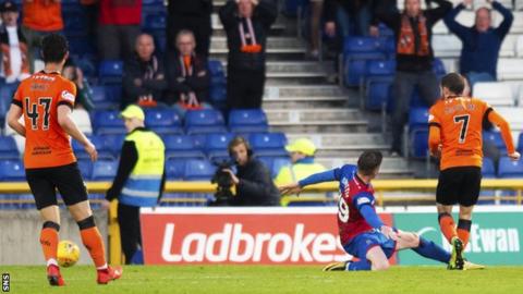 Paul McMullan scores