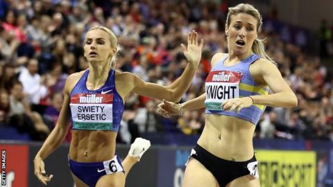 Jessie Knight winning the 400m at the Glasgow Grand Prix