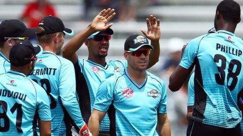 David Warner with his Winnipeg team-mates