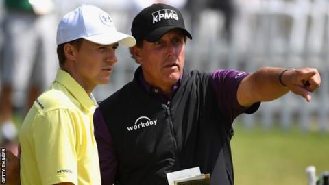 Mickelson (left) can clinch a career grand slam at Shinnecock Hills