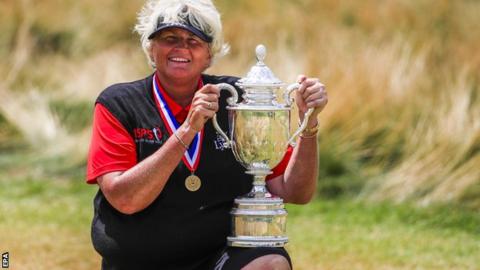 Davies took the US Senior Women's Open title by 10 shots