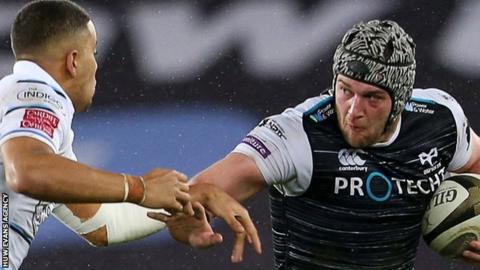 Ben Thomas moves in on Dan Lydiate