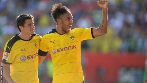 Borussia Dortmund players celebrate