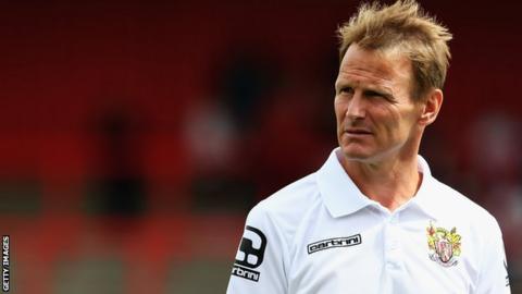 Swindon Town: Teddy Sheringham holds talks with League Two club - BBC Sport