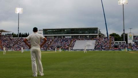 England play Australia in 2015 Ashes