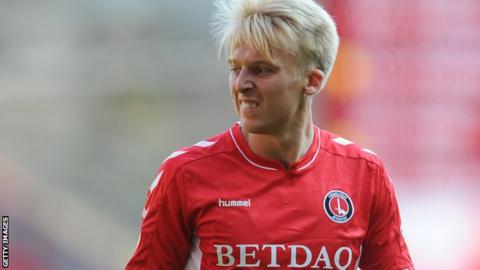 George Lapslie in action for Charlton Athletic
