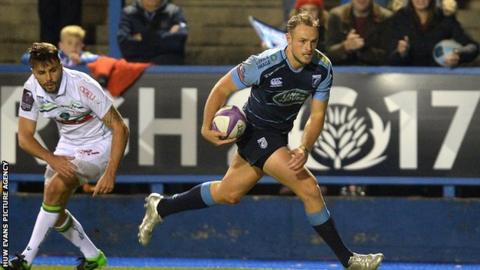 Cory Allen crosses for one of his two tries against Pau