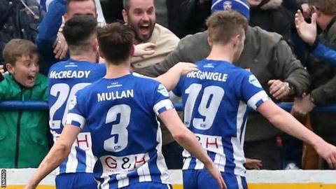Jamie McGonigle scores against Linfield