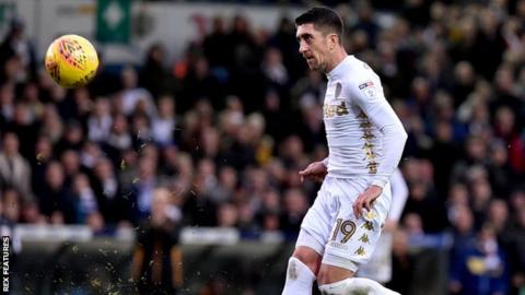 Pablo Hernandez scores for Leeds
