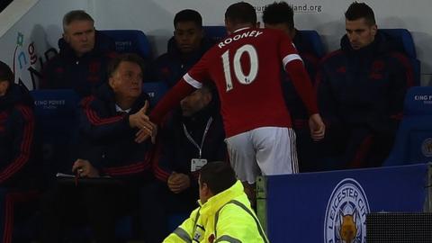 Wayne Rooney is substituted with an injury at Leicester City