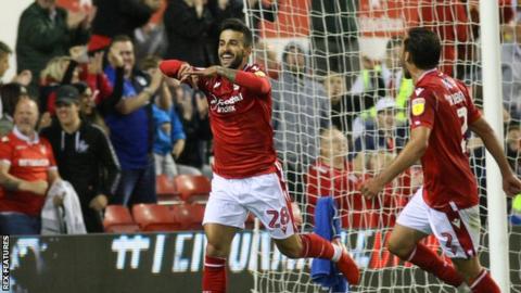 Tiago Silva celebrates