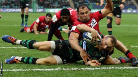 Rory Hutchinson scores a try for Northampton Saints