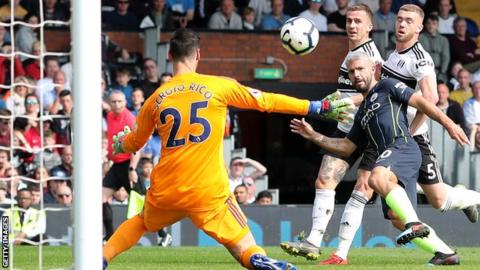 Sergio Aguero scores for Manchester City