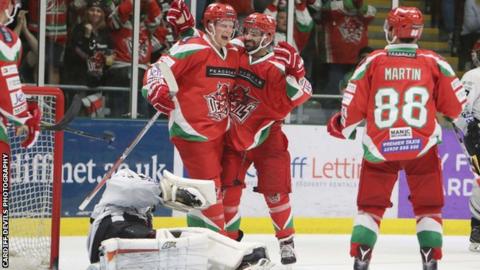 Cardiff Devils held their nerve to edge the penalty shootout against Nottingham Panthers