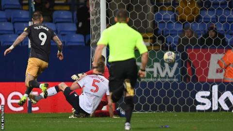 Steven Fletcher scores for Sheffield Wednesday