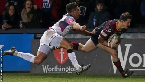 Hallam Amos scores for Dragons against Ospreys