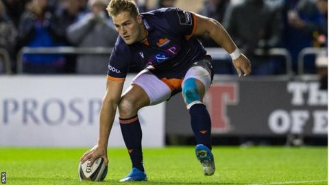 Duhan van der Merwe scores a try for Edinburgh