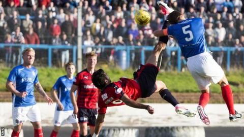 Sofien Moussa scores