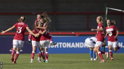 Lucy Graham (number 14)