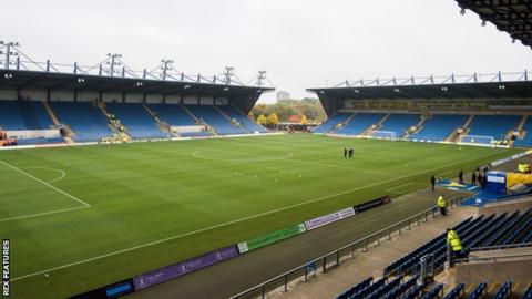 Oxford United board 'dismayed' by Kassam Stadium deal ...