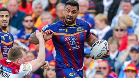 Kenny Edwards in action for Catalans Dragons.