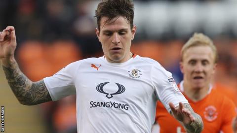 Glen Rea in action for Luton Town