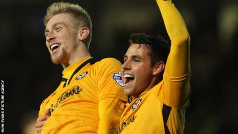 Oliver McBurnie (left)