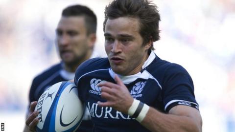Alex Grove carries ball for Scotland