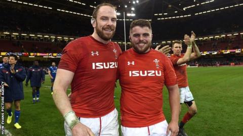 Alun Wyn Jones and Nicky Smith playing for Wales