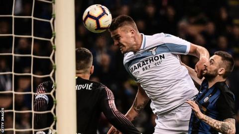 Sergej Milinkovic-Savic scores for Lazio